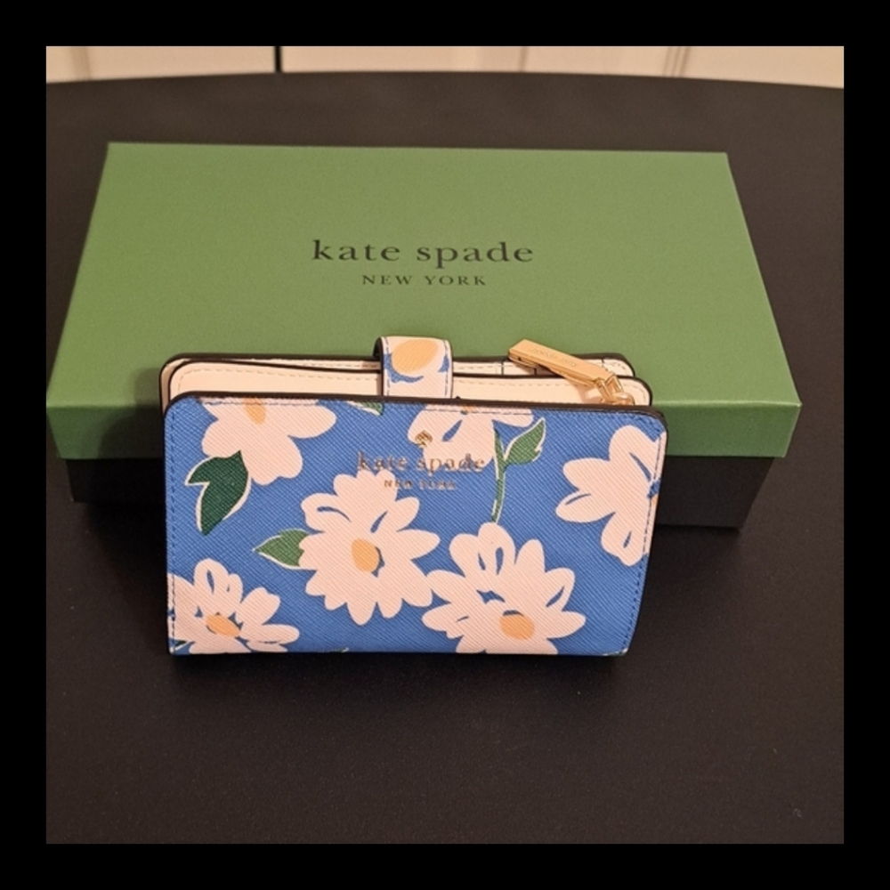 Kate Spade Blue Floral Women's wallet NWT